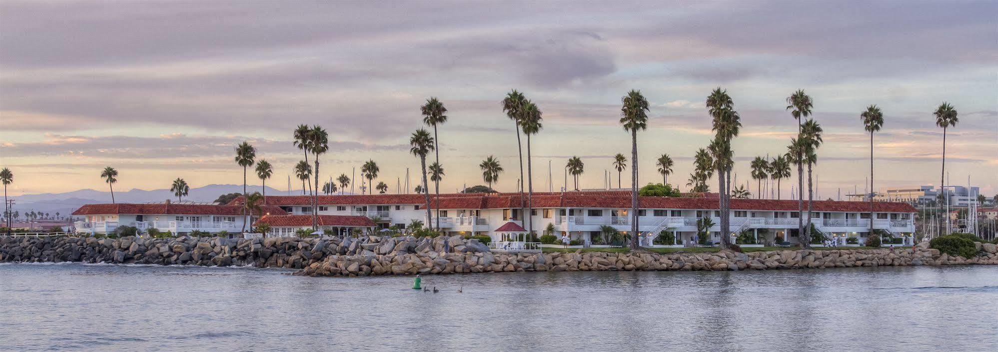 Oceanside Marina Suites - A Waterfront Hotel Exterior photo